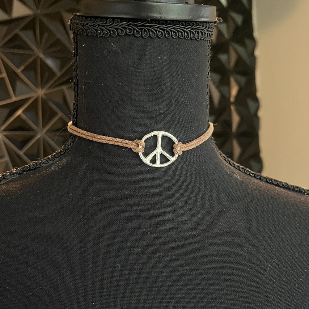 Peace sign choker necklace